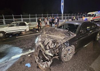 Aşırı hız facia getirdi! 100 metre sürüklendi… Can kaybı var