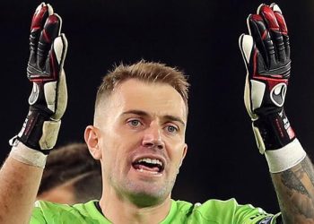 Beşiktaş kalecisi Mert Günok, Brugge forvetlerine duvar ördü! İşte yaptığı kurtarış sayısı