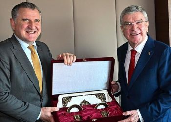 Bakan Osman Aşkın Bak ve Thomas Bach bir araya geldi