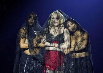 Madonna dünya turnesine sorunlu başladı: 10 milyon TL ceza ödedi!