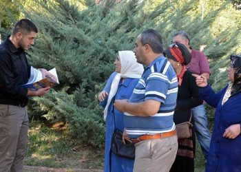 Telefondaki sese inandılar! İmzayı noterde attılar, yine de dolandırıldılar