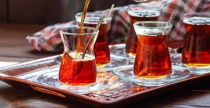 Uzun süre kaynamış suyla demlemeyin! Kaliteli çayın püf noktaları